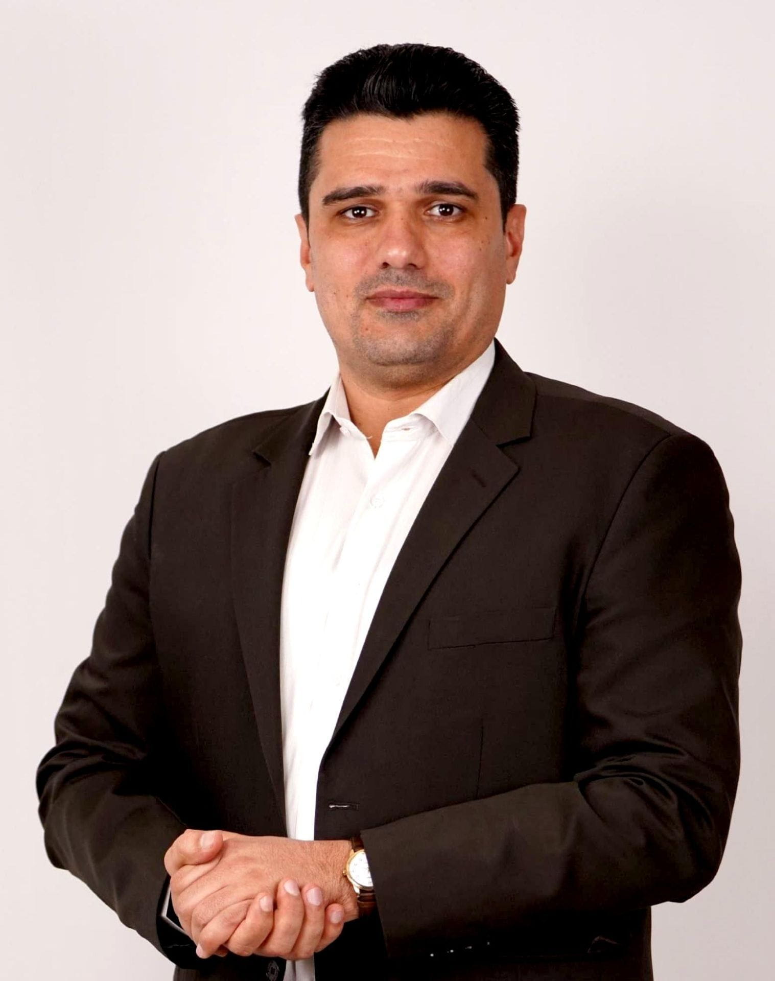 محسن خدادوست